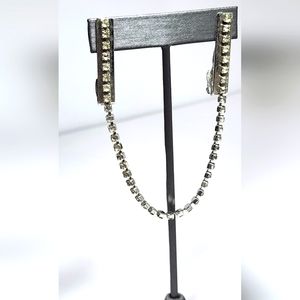 Vintage rhinestone sweater clip 23079-032